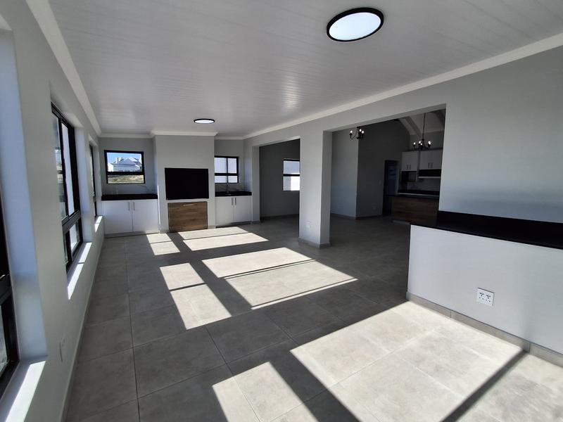 4 Bedroom Property for Sale in Da Gama Bay Western Cape